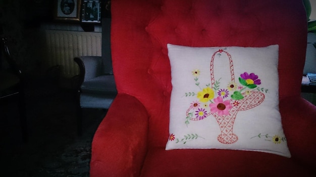 Detail vyšívaného vzoru